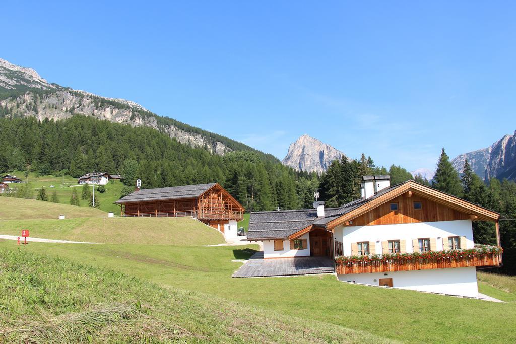 Jaegerhaus Agriturismo Кортина-д'Ампеццо Экстерьер фото