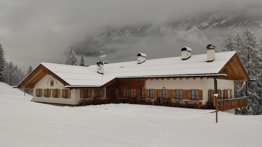 Jaegerhaus Agriturismo Кортина-д'Ампеццо Экстерьер фото